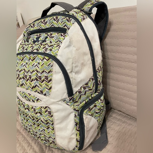 Green and Blue Under Armour Backpack - Picture 3 of 5